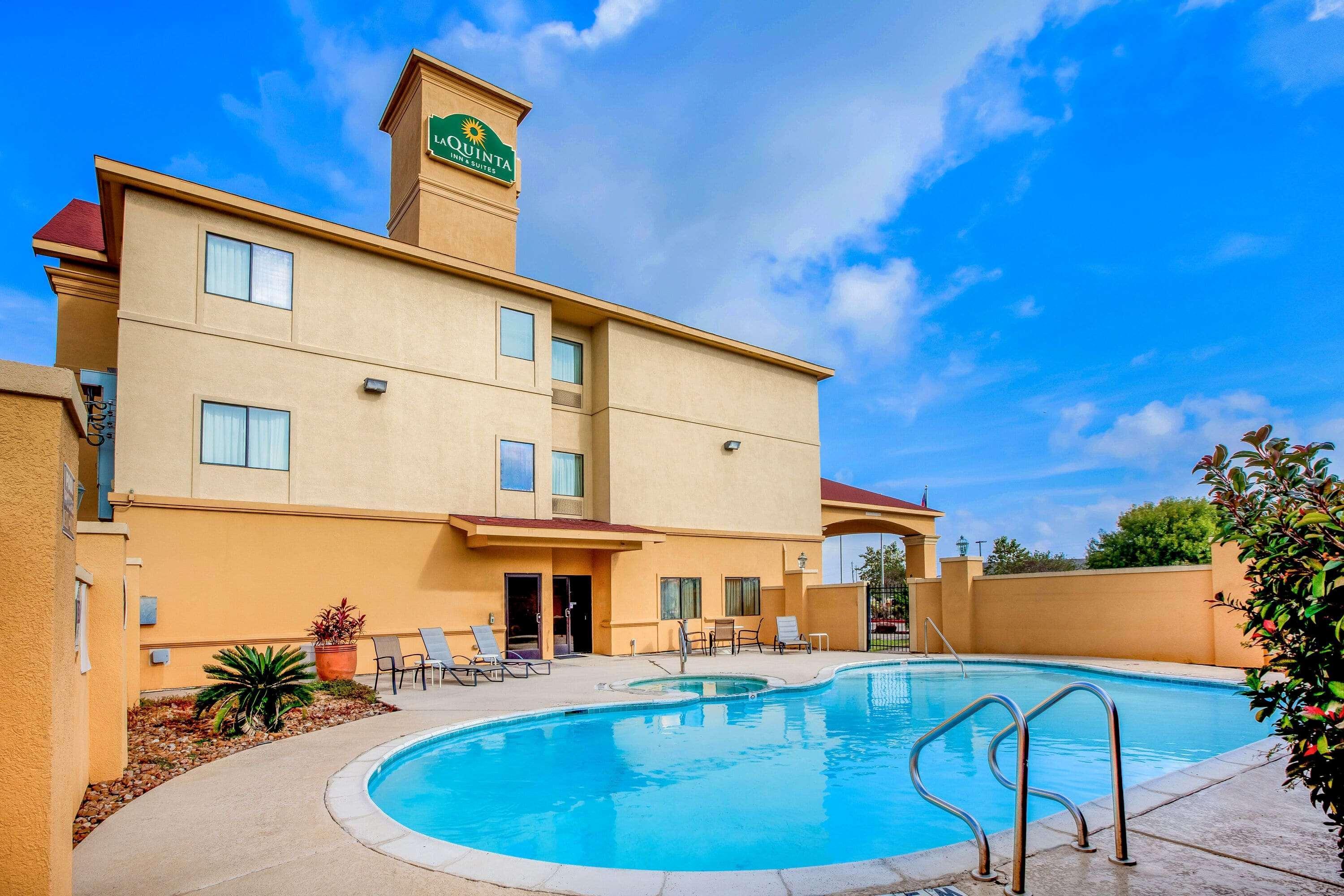 La Quinta By Wyndham Pasadena Hotel Exterior foto